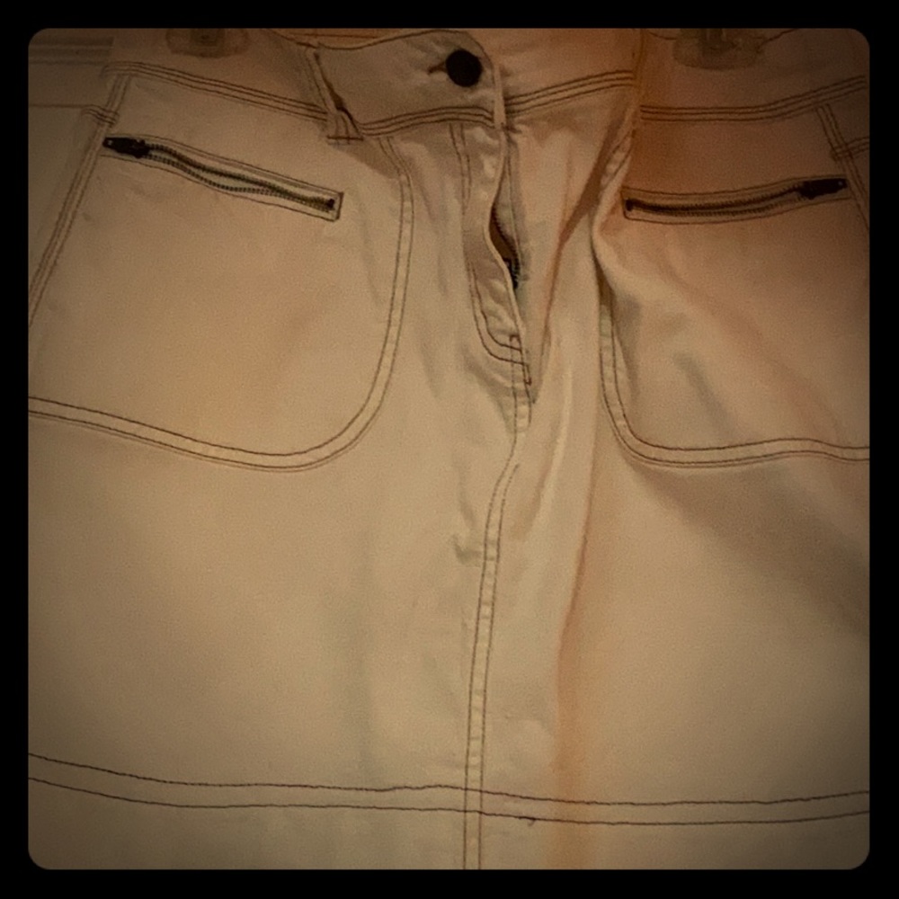 Skirt cream color